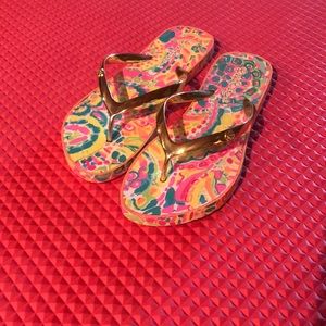 Women’s lily Pulitzer gold strap flip flops
